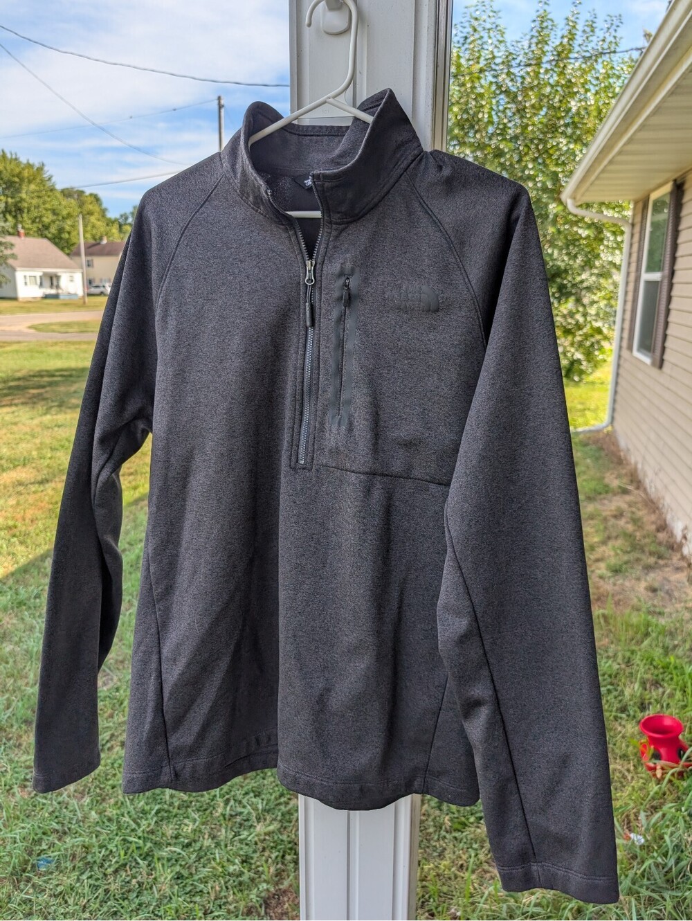 The North Face Men's Gray Quarter-Zip Pullover Jacket Large
